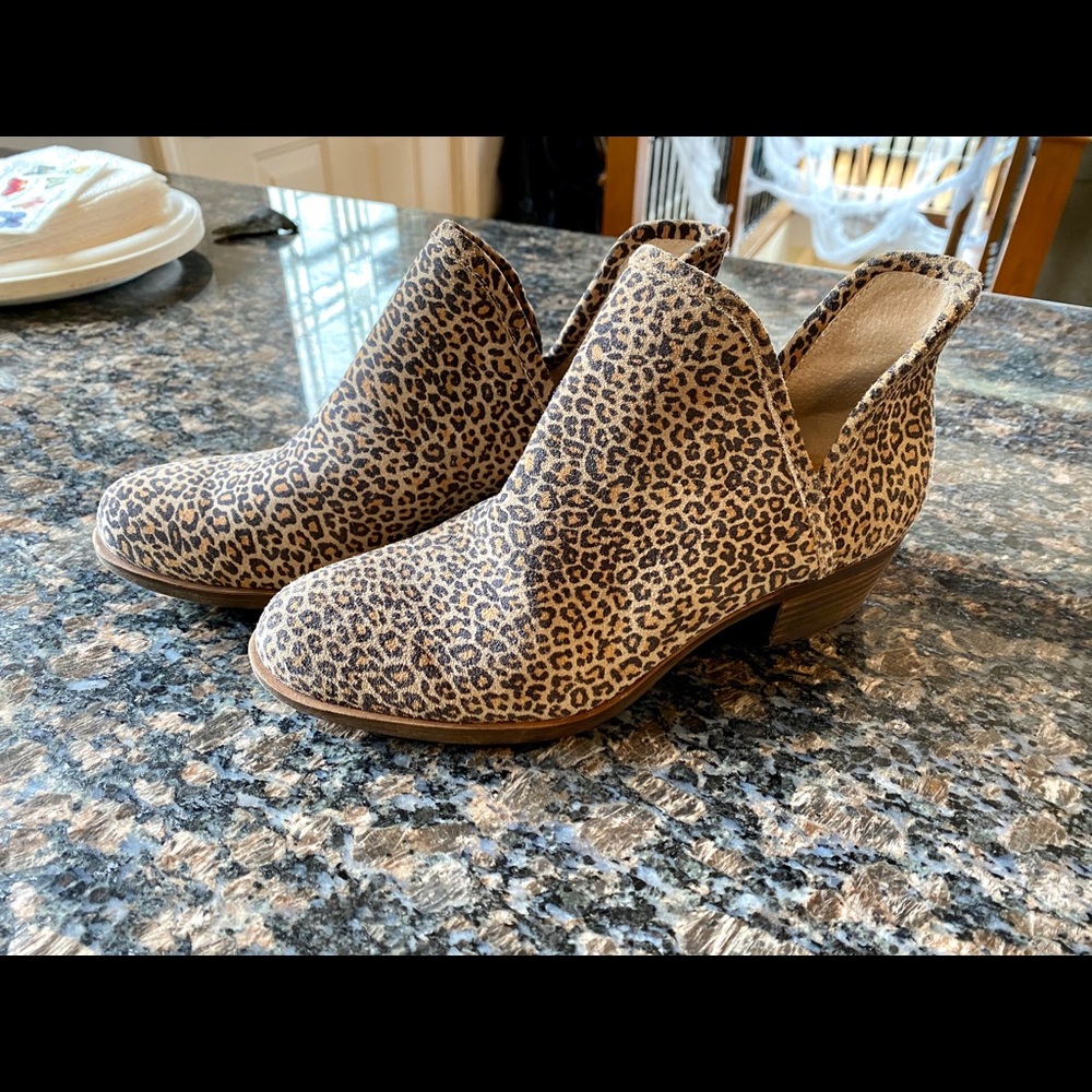 Lucky Brand Baley leopard booties